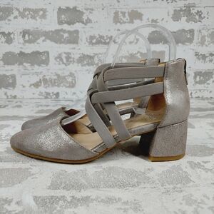 New EILEEN FISHER Juku Pump in Mica Silver Strappy Pump D332